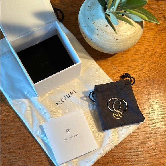 Mejuri 14K Gold Duo Ring, size 9 - Picture 3 of 12